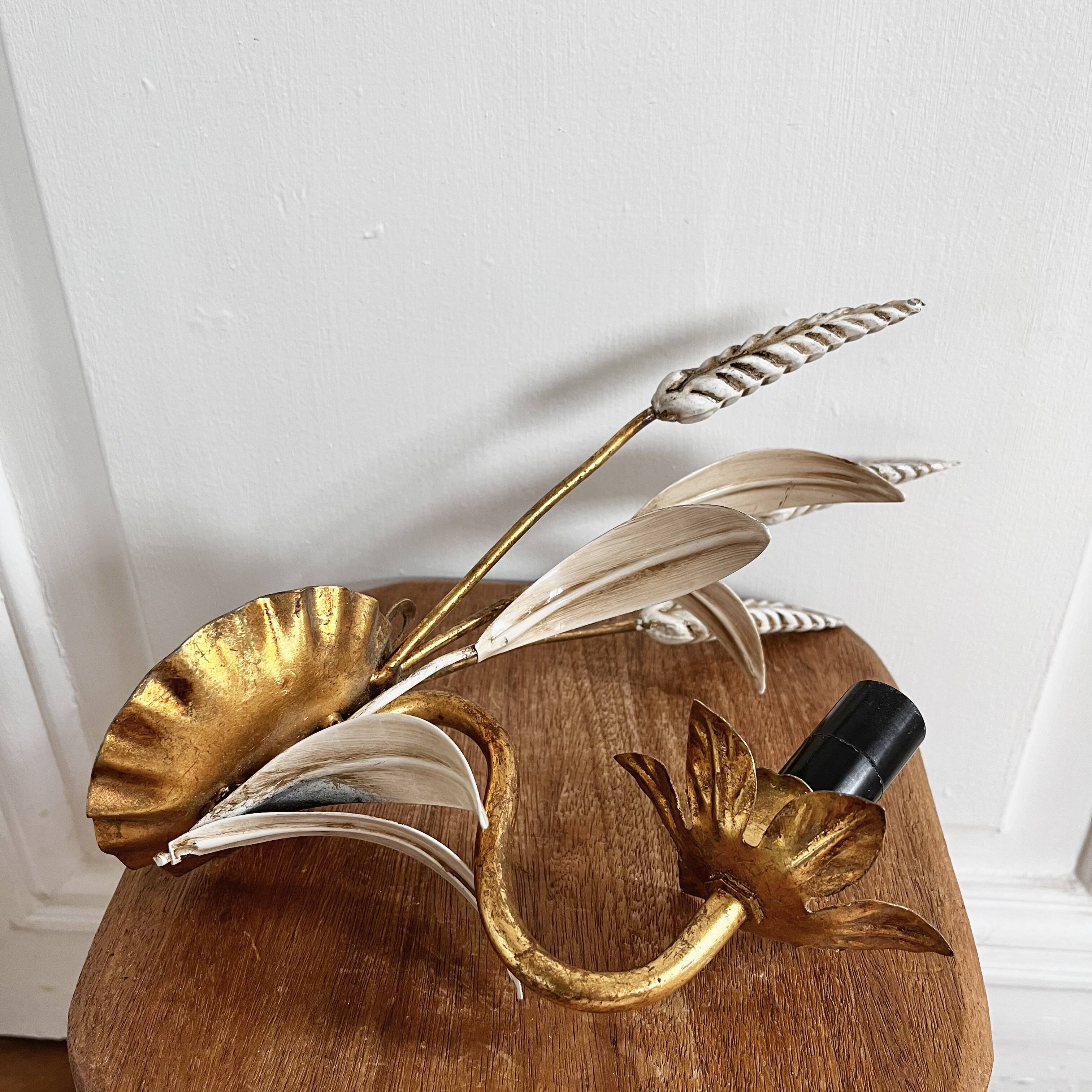 Golden wheat ear wall light