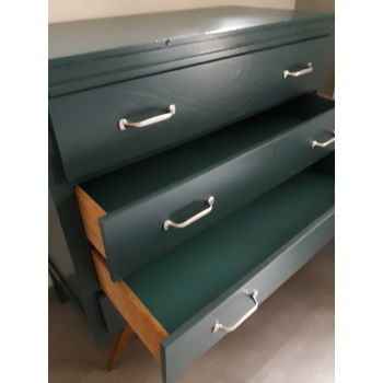 Dresser green