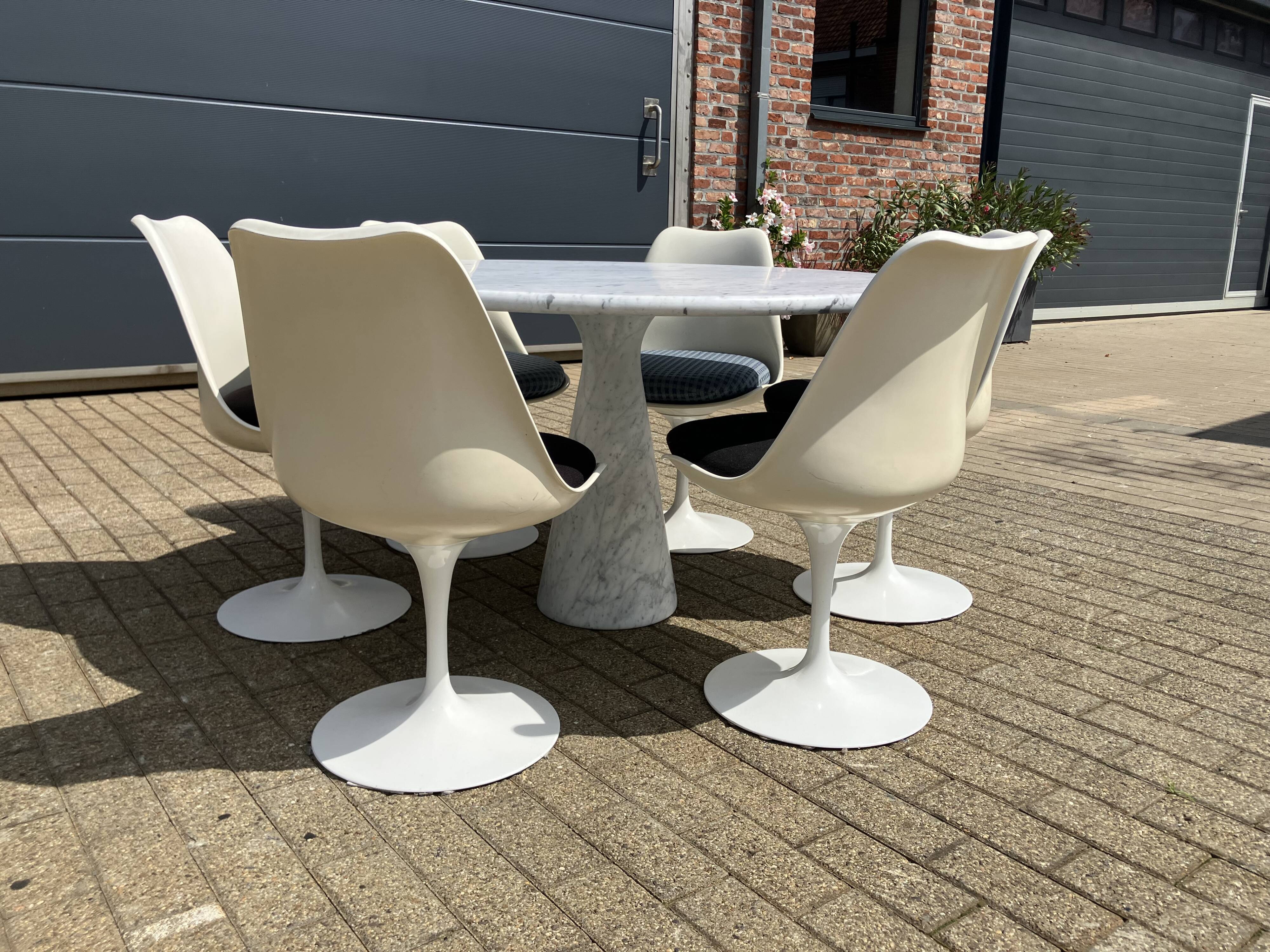 Angelo Mangiarotti M1 eettafel Skipper Carrara marmer 130cm