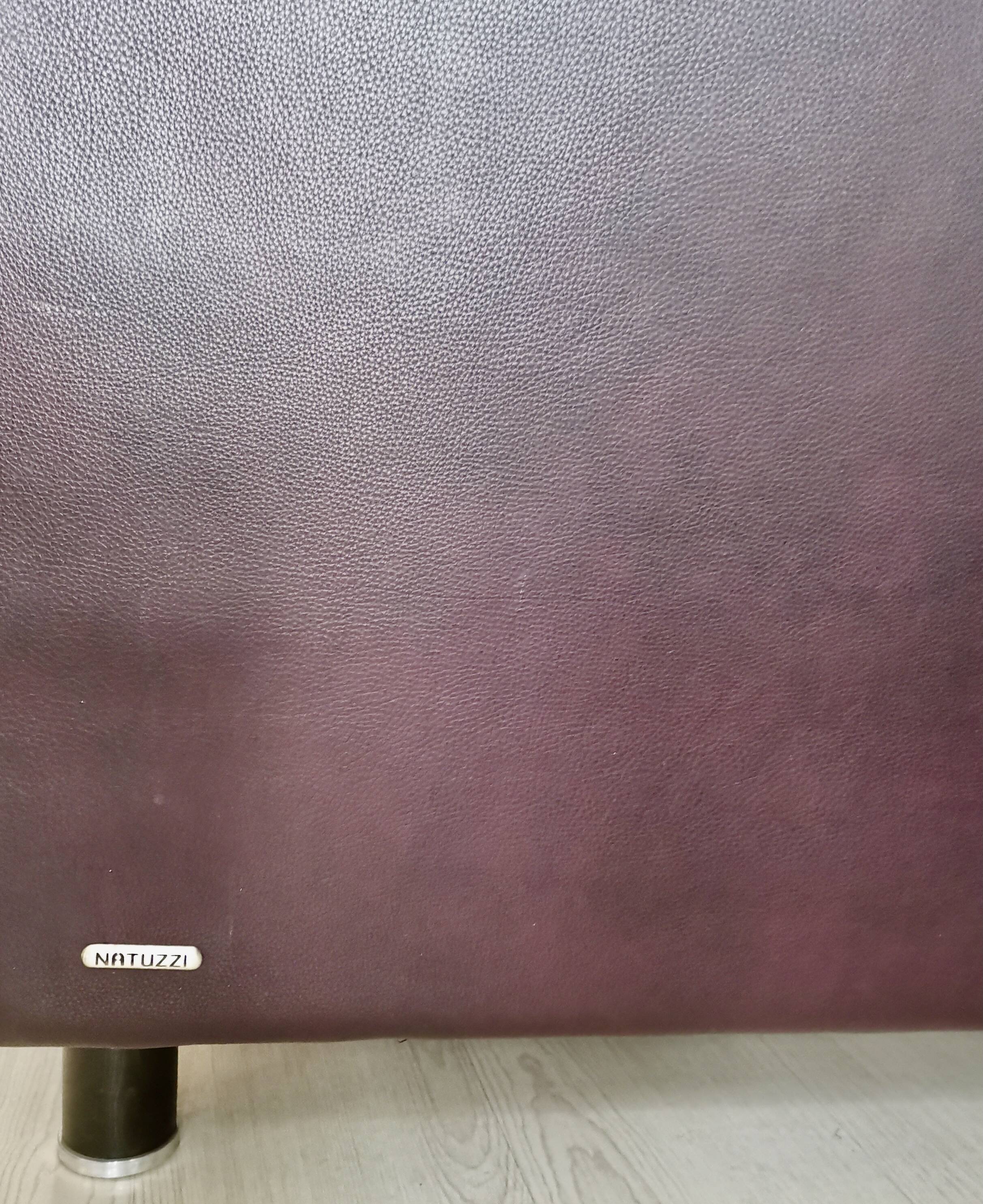 1 LOT of 2 leather sofas (1 three-seater & 1 two-seater)