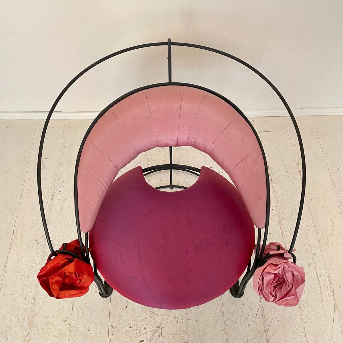Postmodern Sculptural Armchair in Black Metal and Pink Red Silk Padding, 1980