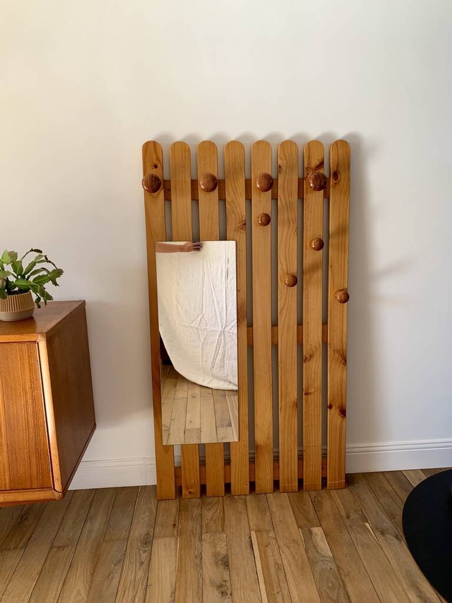 cloakroom coat rack mirror in blond pine 70s-80s