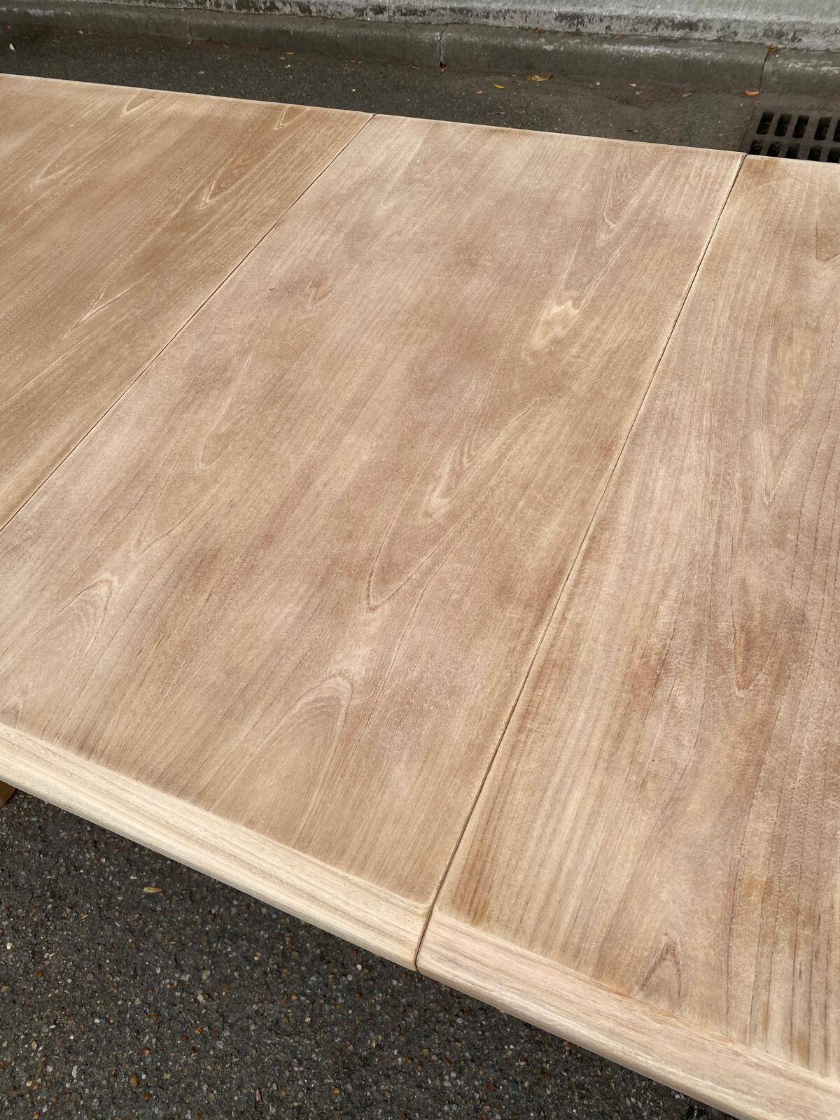 Extendable dining table in solid elm, Maison Regain brutalist 70s.