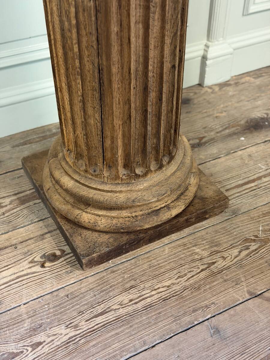 Carved oak column, fluted shaft and Corinthian capital, 18th century