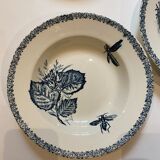 Set of 4 hollow plates, insect and fruit decorations, Manufacture Choisy le Roi, Terre de fer