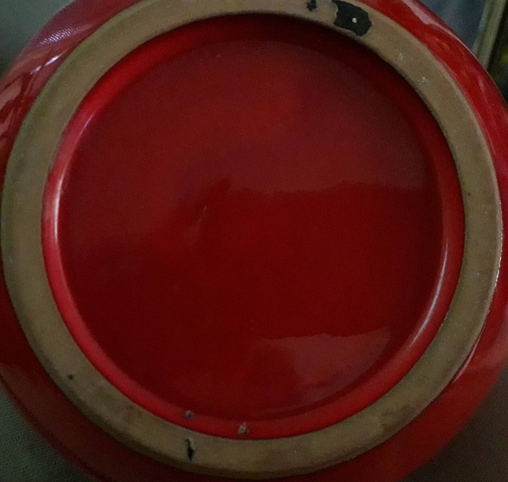 Pichet rouge en céramique