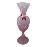 Vase en opaline mauve