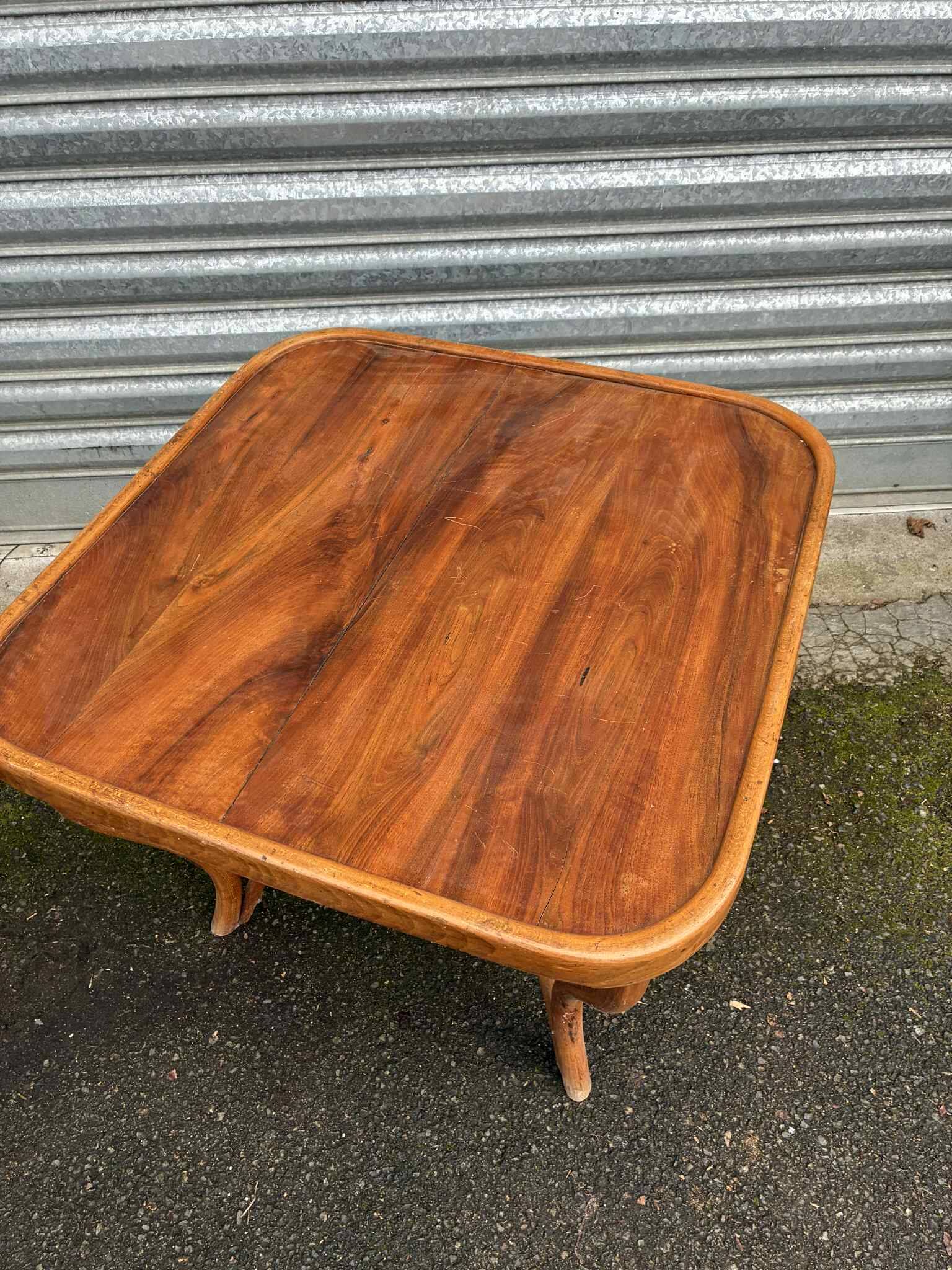 Side table/coffee table