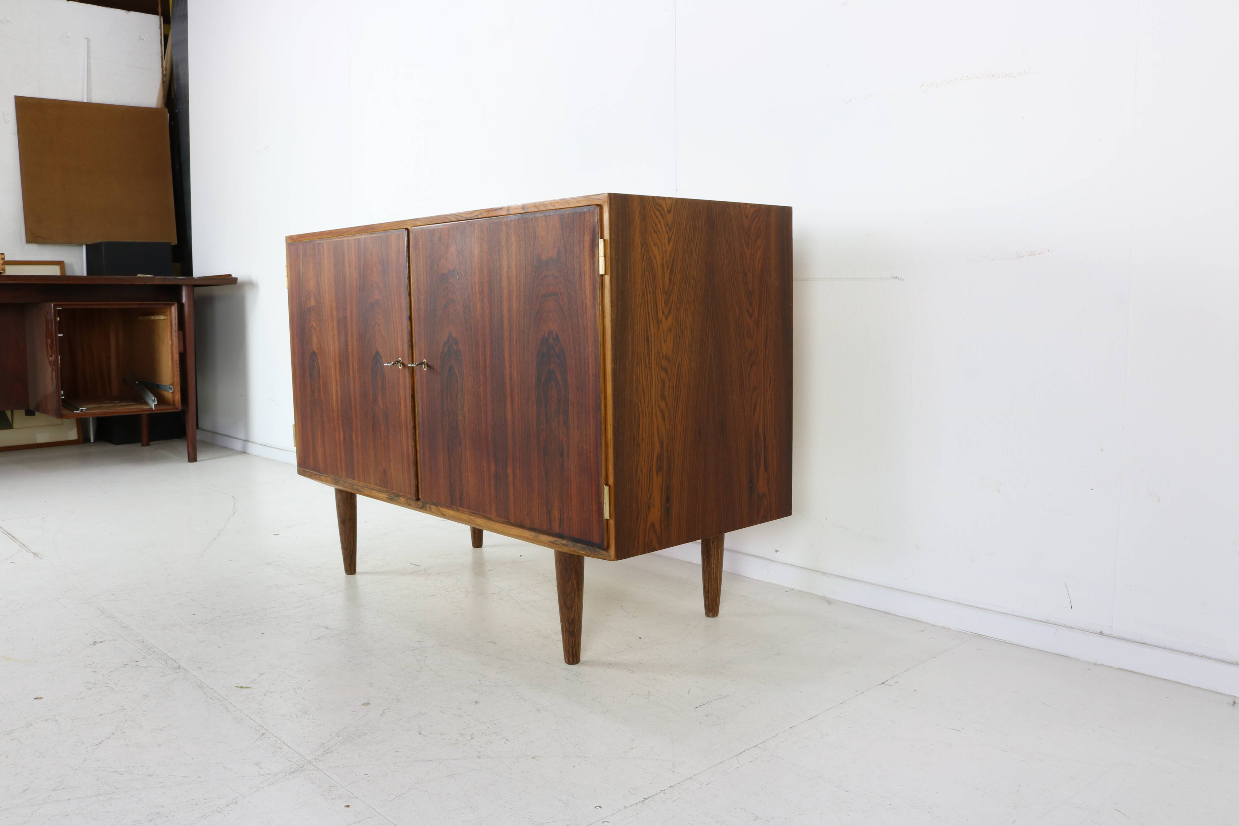 Rosewood cabinet by Poul Hundevad