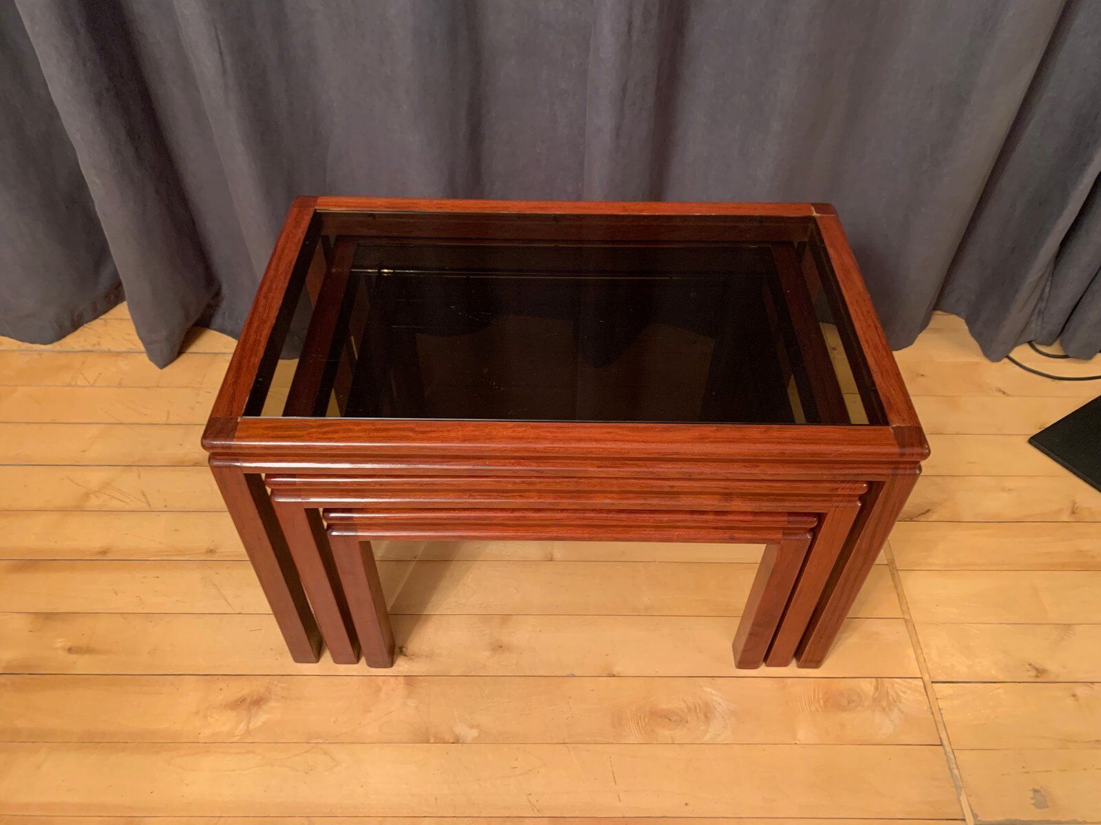 Nesting tables, Italy, 1970s, set of 3