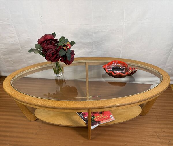 Table basse vintage en chêne de style mi-siècle par Nathan Furniture avec bords.