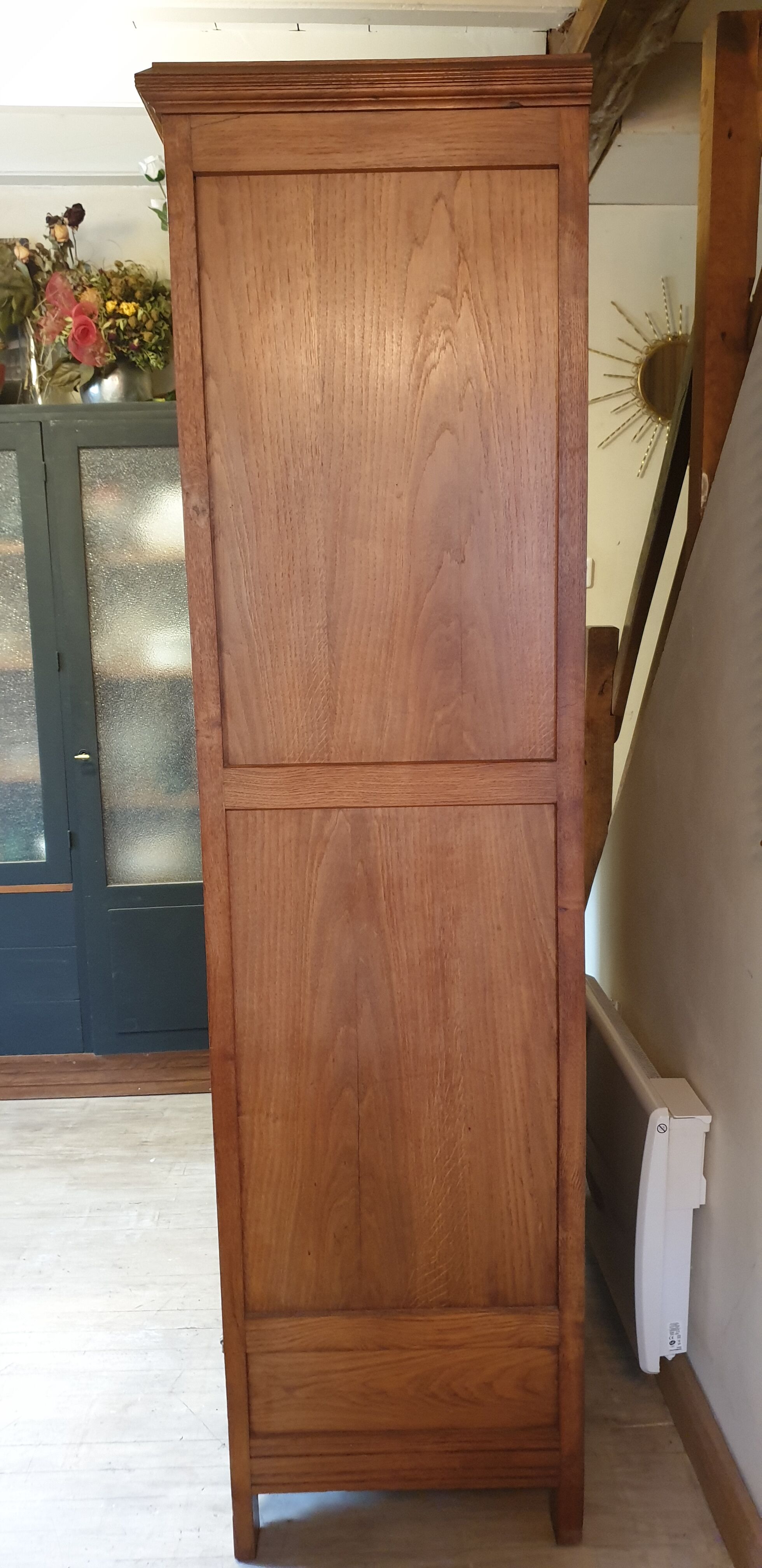 Wardrobe in solid oak