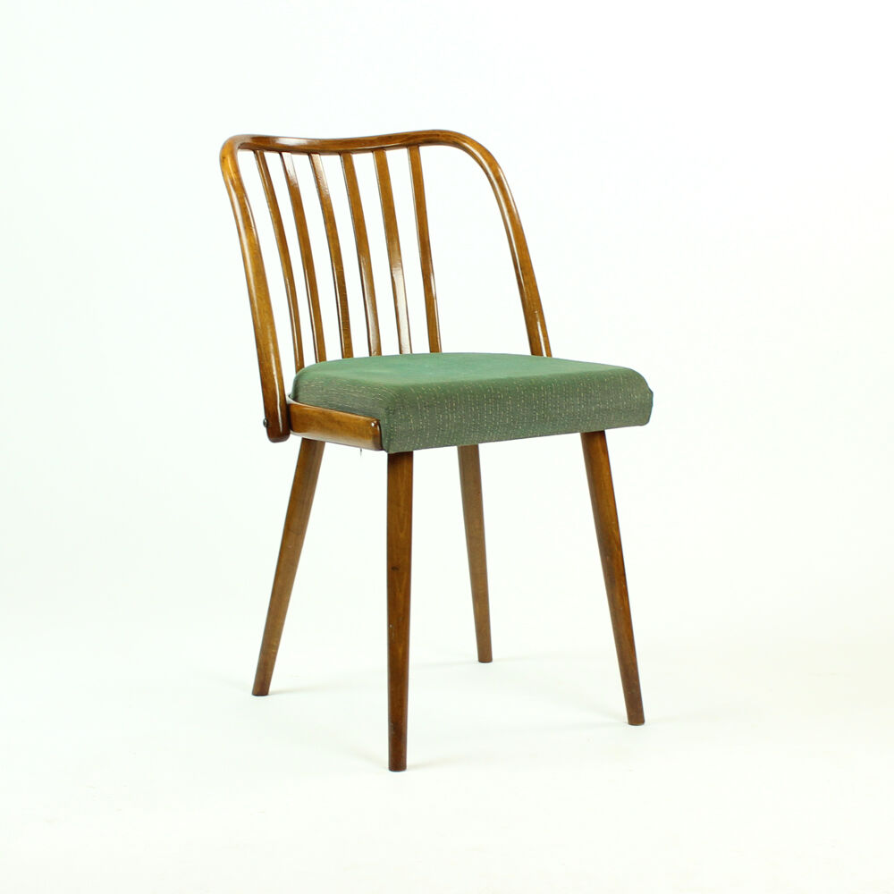 Bentwood chairs by Ton design Antonin Suman, Czechoslovakia, circa 1960