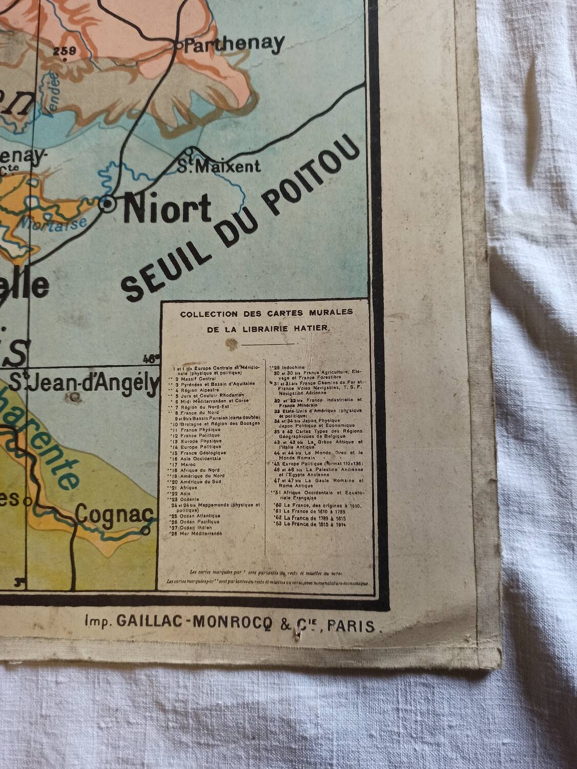 Hatier Kaeppelin school map poster n°10 Brittany Vendée
