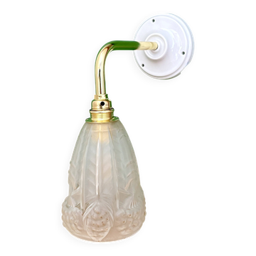 Curved tulip vintage Art Deco wall light in frosted glass