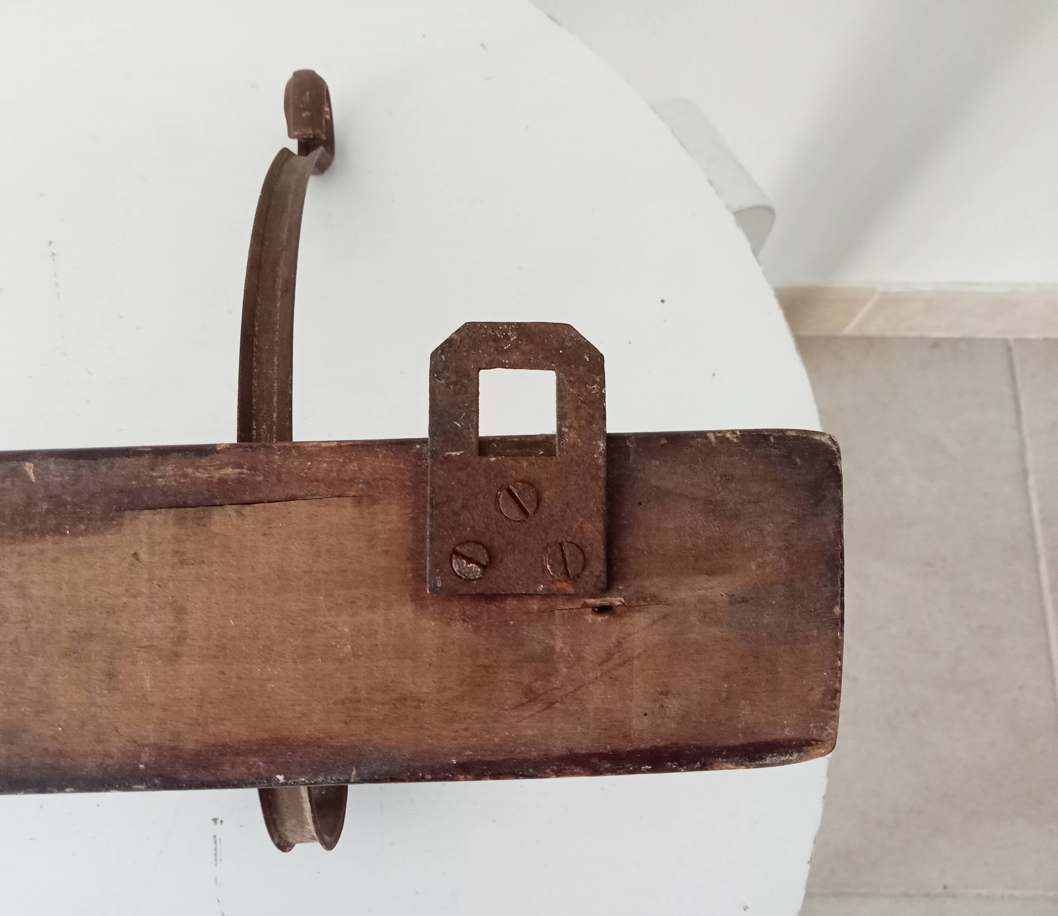 Vintage wall coat rack from the 1920s/1930s.