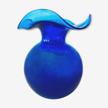 Vase bleu à collerette