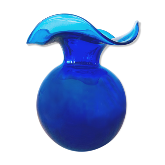 Vase bleu à collerette