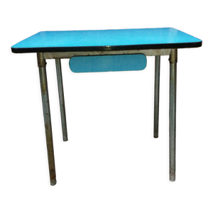 table en formica bleue