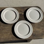 Lot de 3 grandes assiettes blanches classiques D24,5
