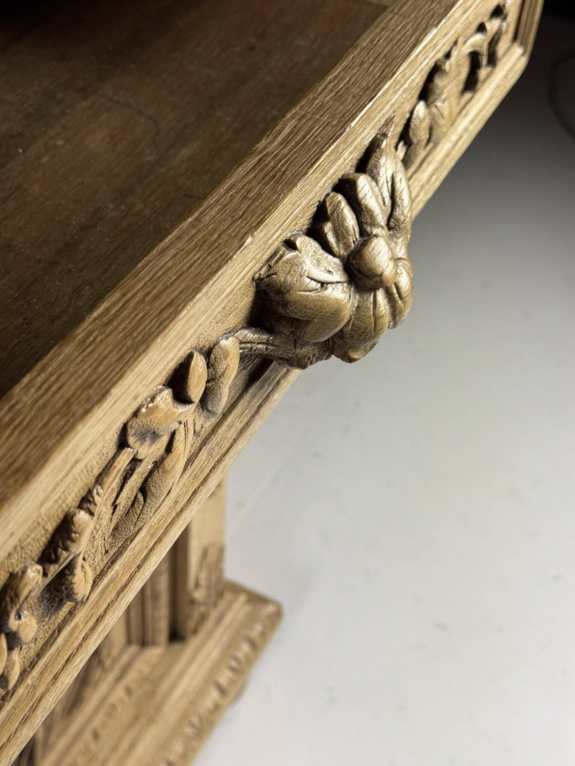 Buffet sculpté belge, 19e siècle