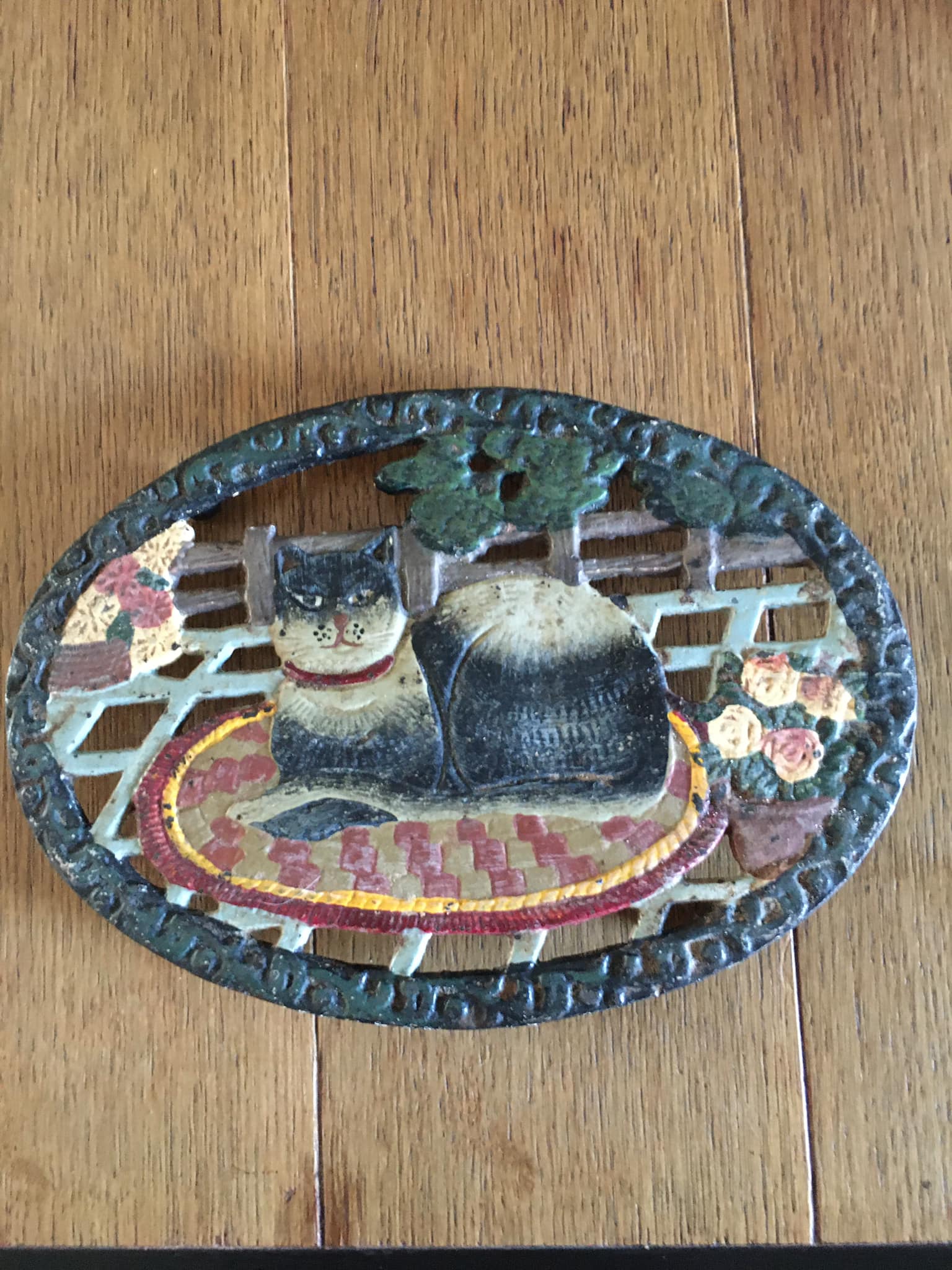 Cast iron table mat