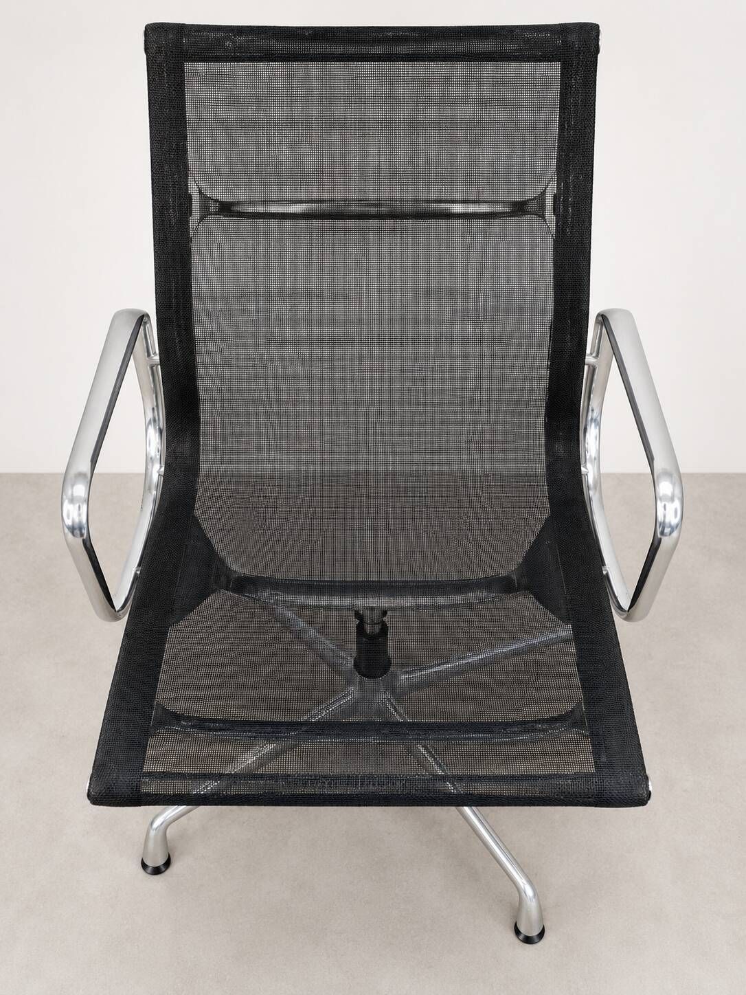 Charles Eames High-Back Aluminium Group Swivel Chair by ICF, Italy – Black