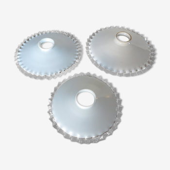 Serie de 3 anciens abat jour en opaline blanche pour suspension art déco années 30 40