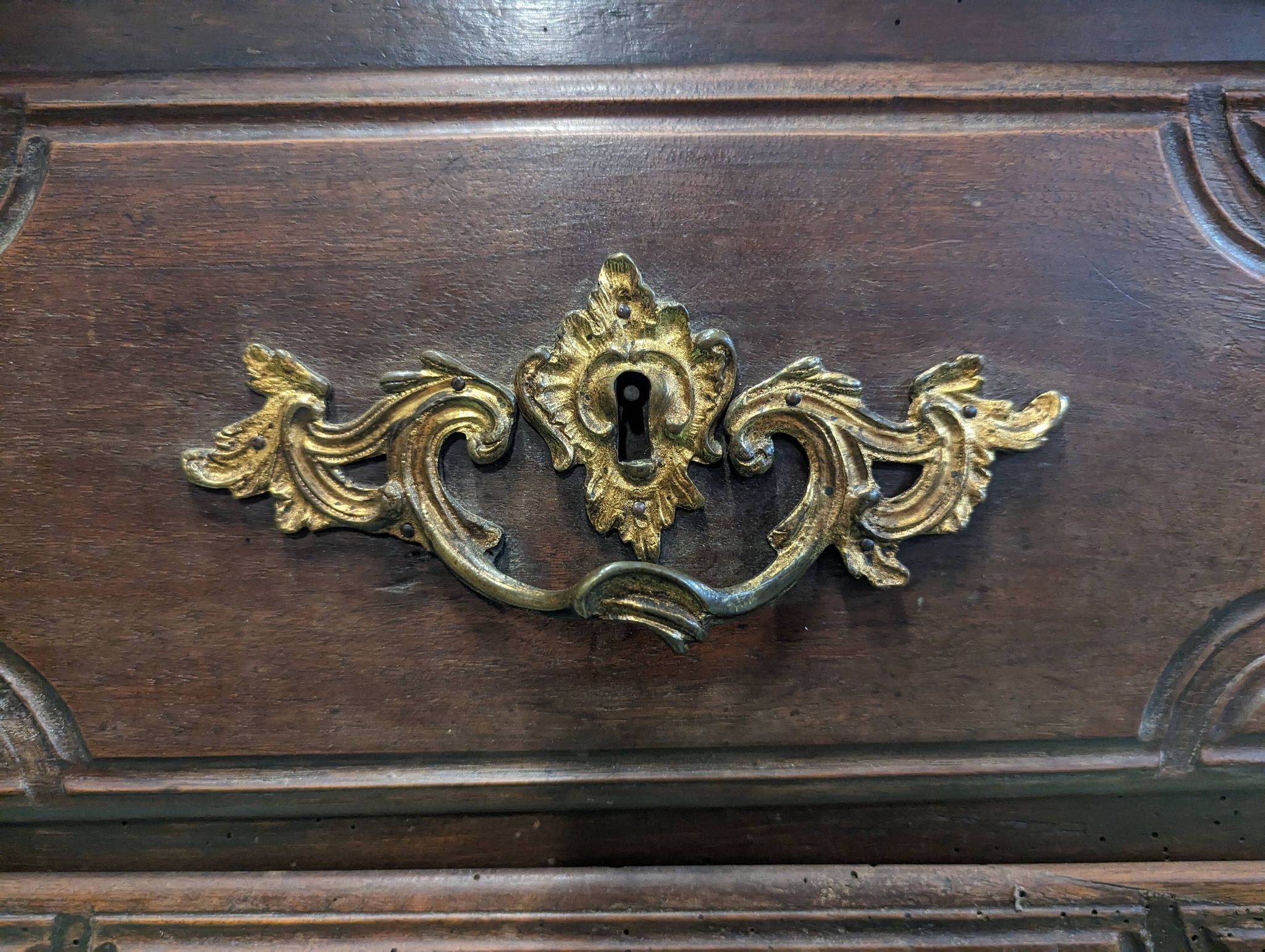 Louis XIV period chest of drawers in walnut