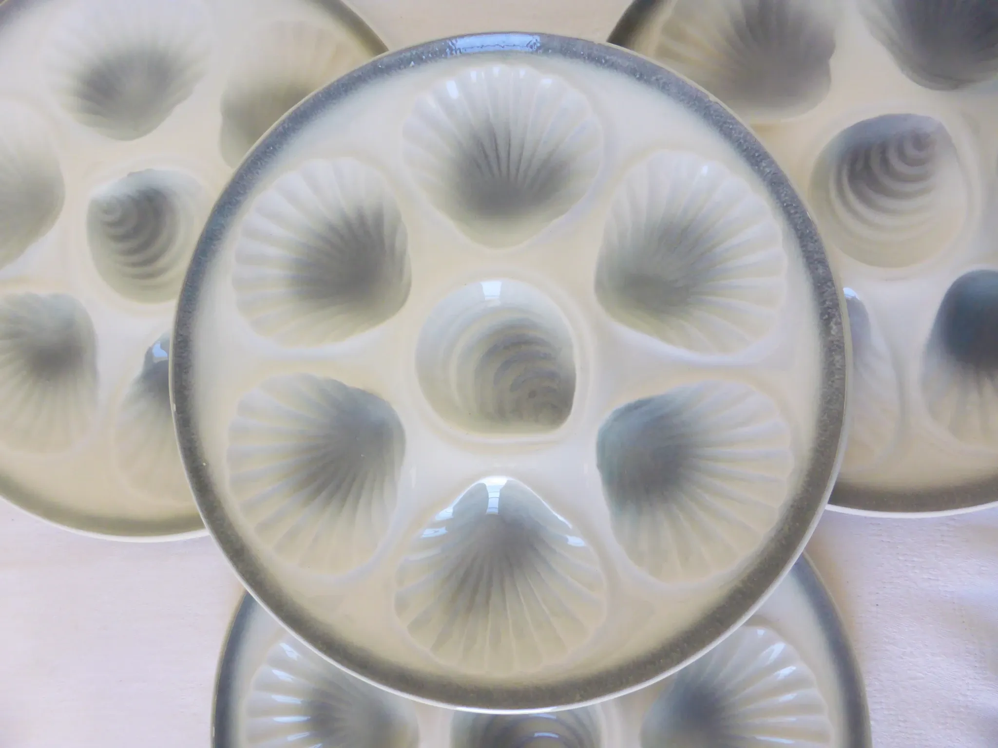 4 oyster plates Moulin des Loups 2106174