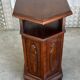 Meuble d’appoint hexagonal en bois d’acajou– XXe siècle