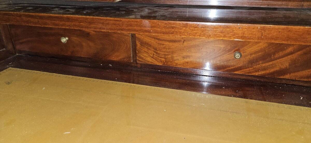 Louis XVI style cylinder desk in mahogany with a double system.
