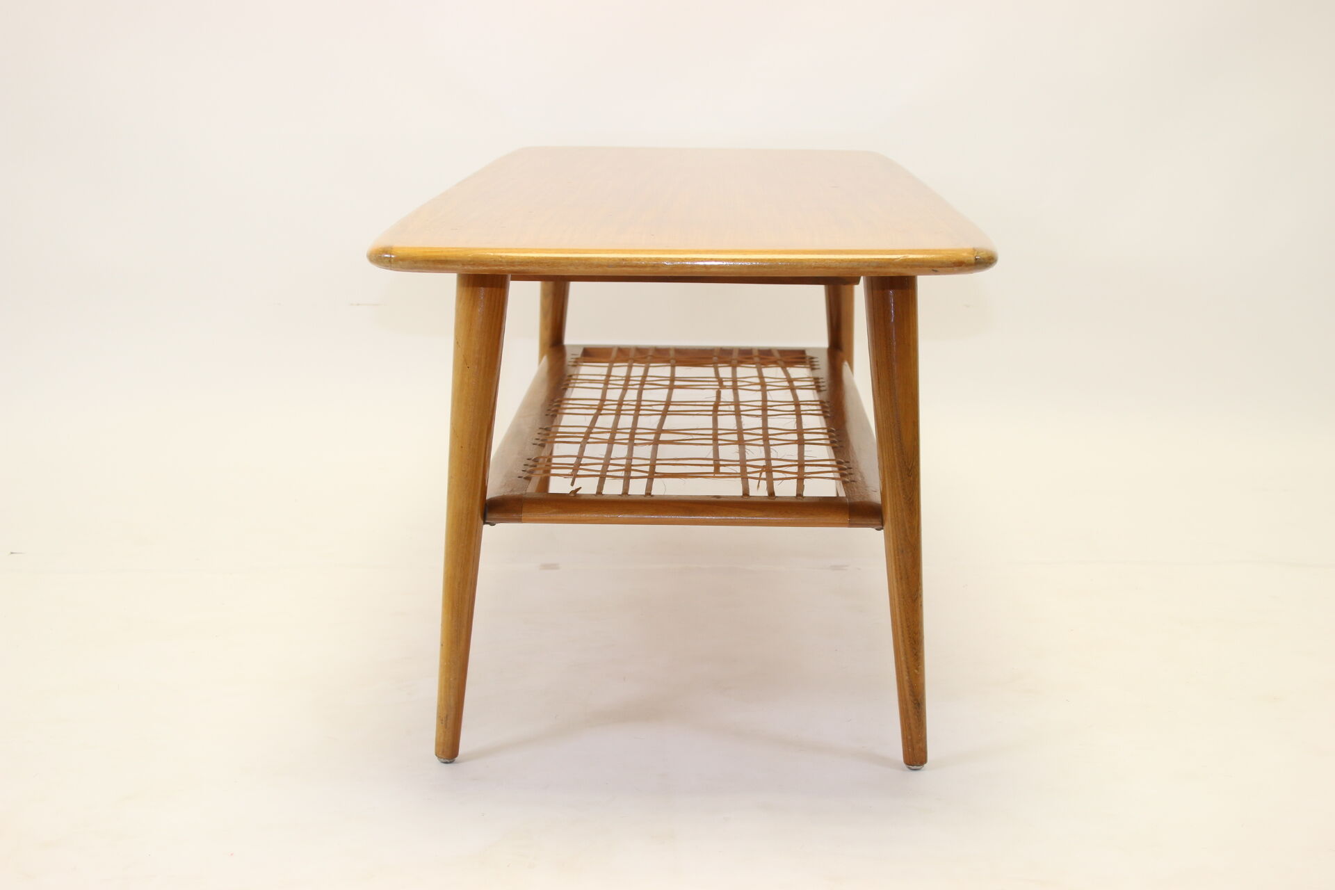 Table basse Louis van Teeffelen en bois des années 1950