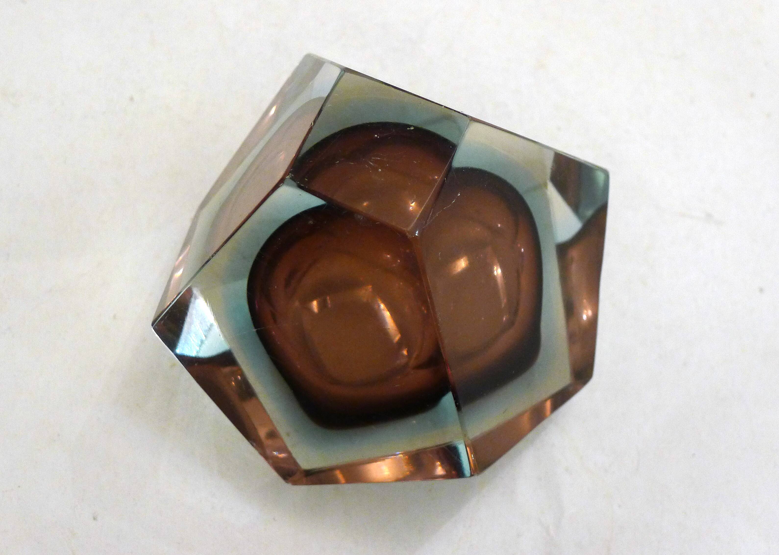Sommerso faceted ashtray and pocket tray, made of Murano glass.