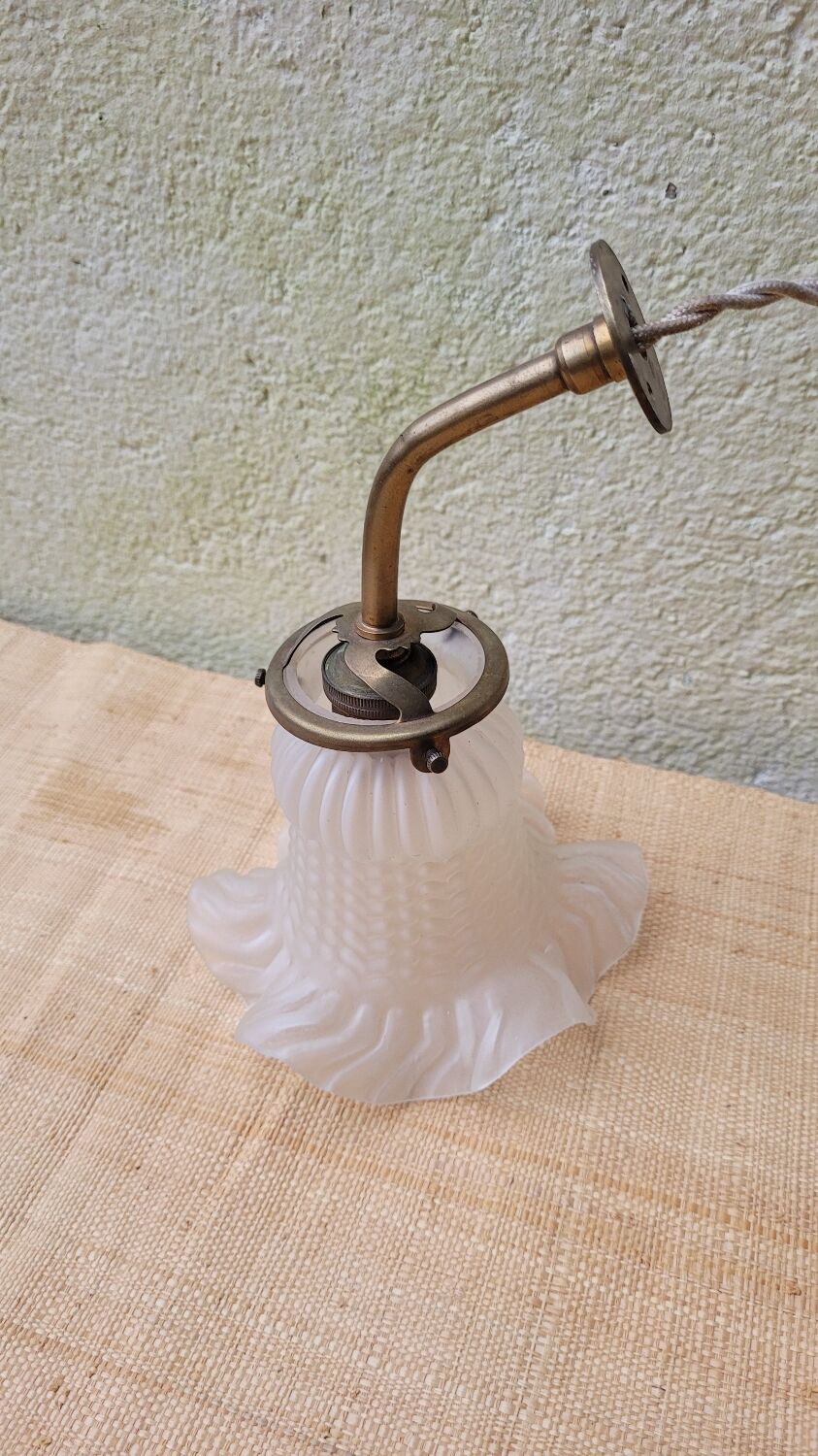 Tulip wall lamp