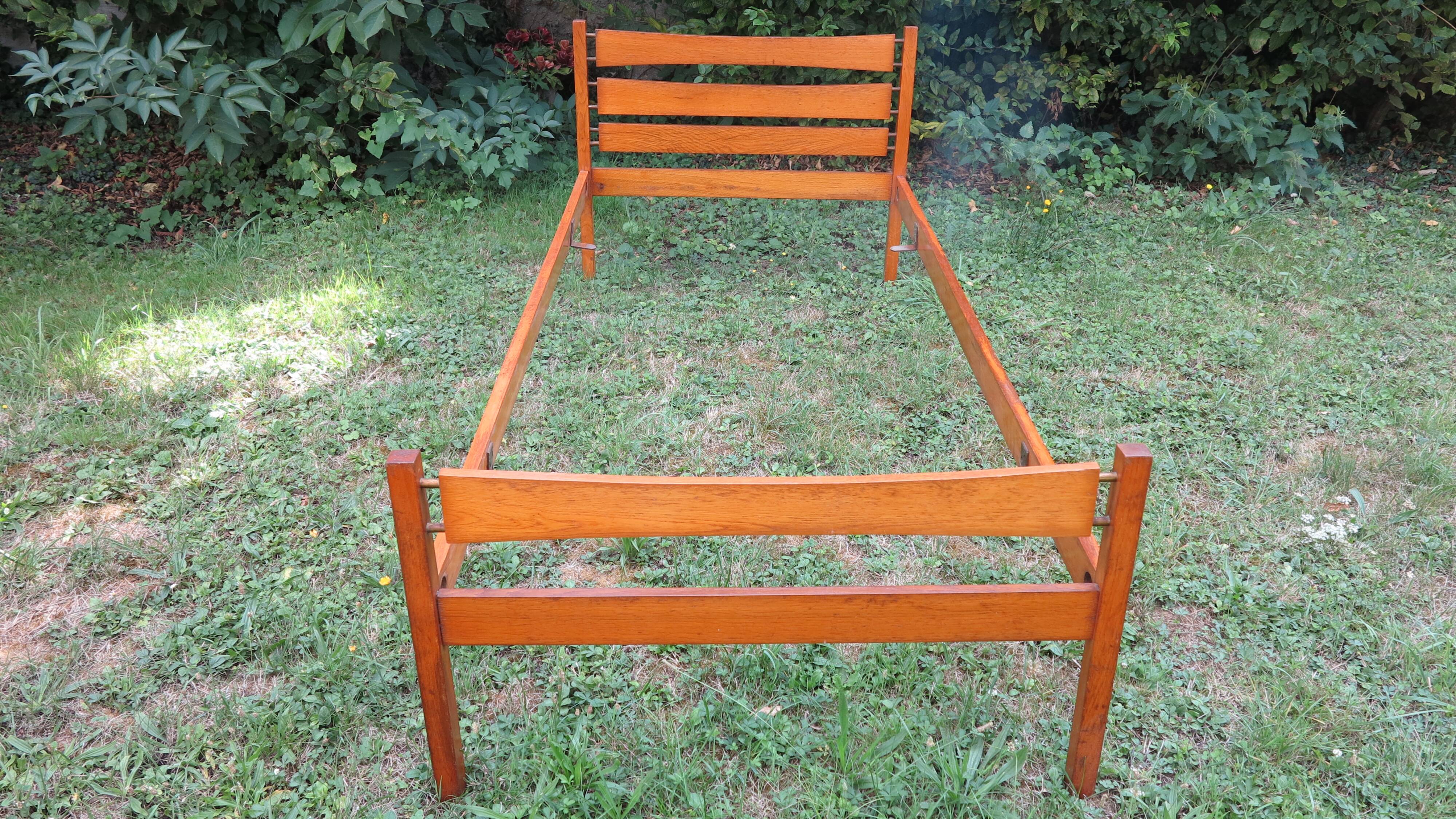 lit une personne en chêne blond années 50-60