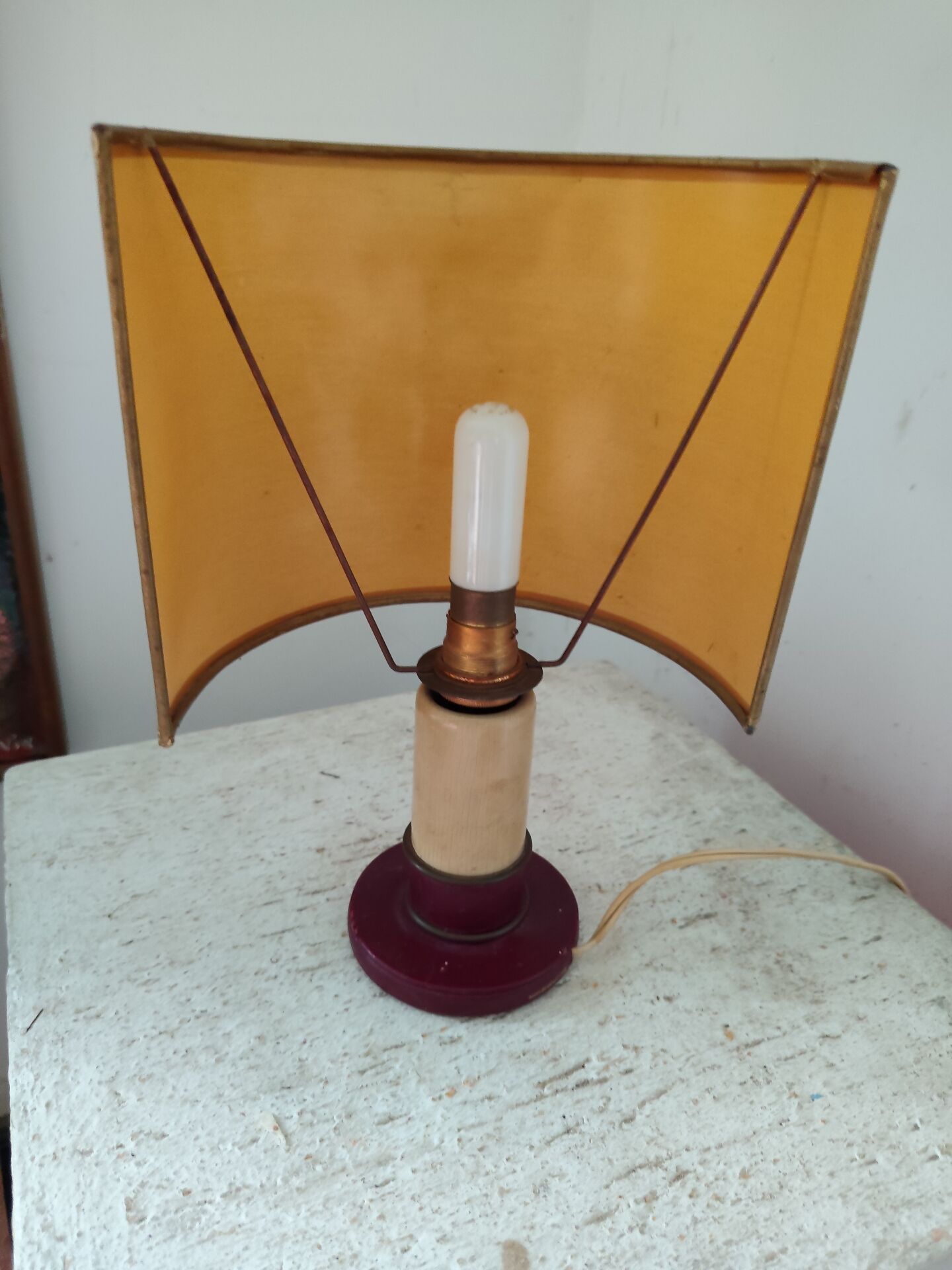 Kirby lamp art-deco