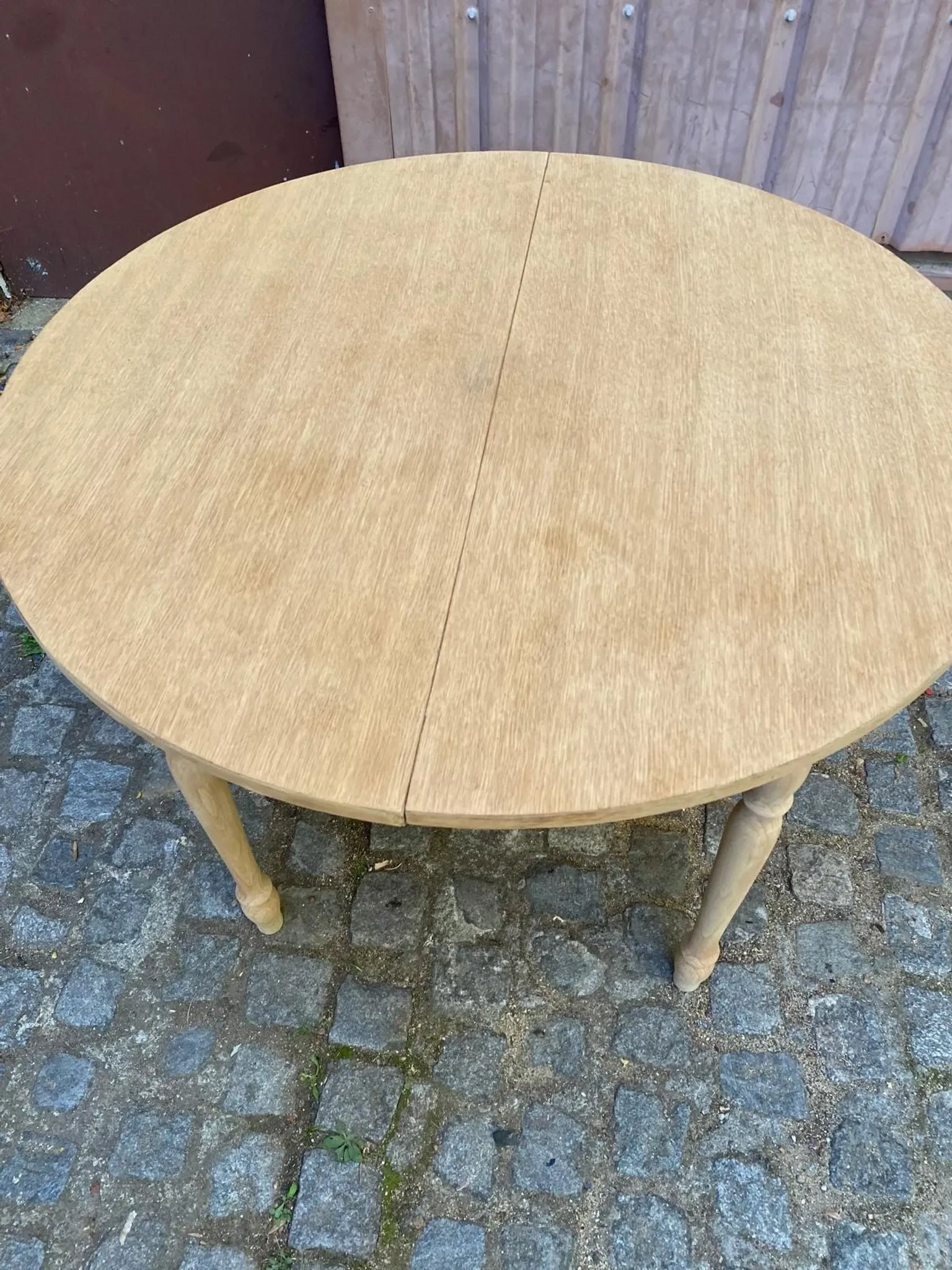 Round extendable dining table Louis Philippe stripped in oak 1960 100cm
