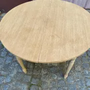 Round extendable dining table Louis Philippe stripped in oak 1960 100cm