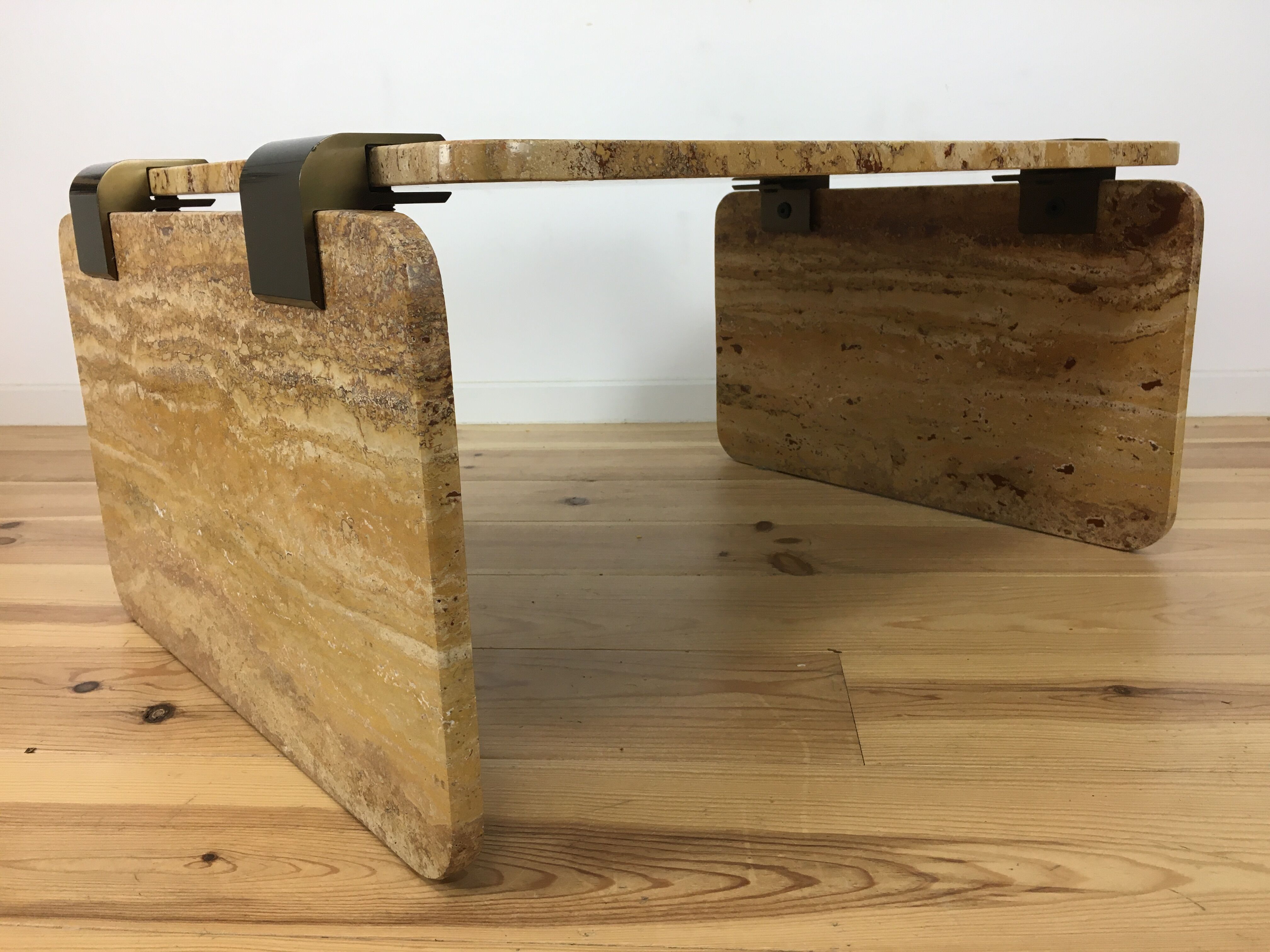Yellow travertine coffee table, 70/80s