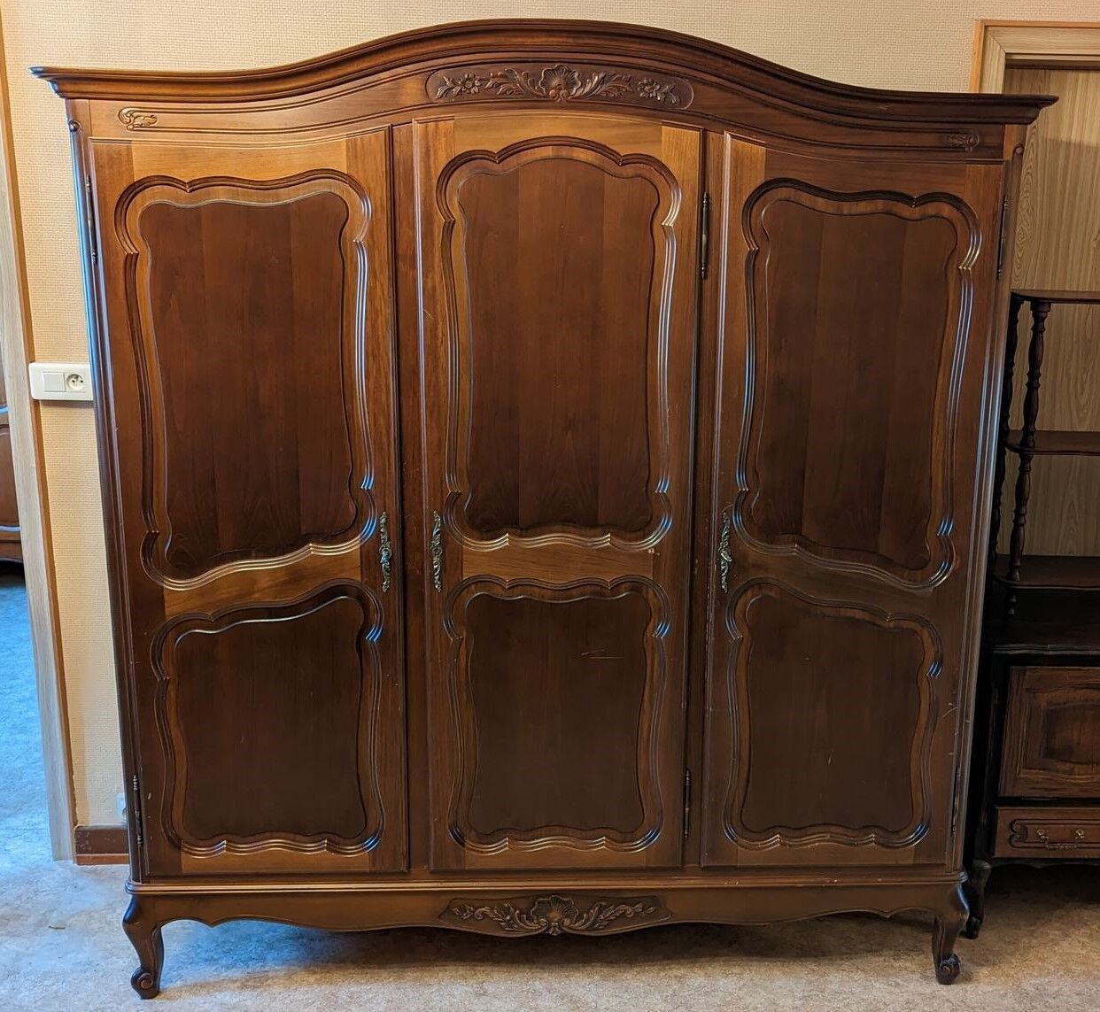 Wardrobe wardrobe 3 doors