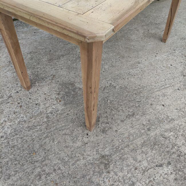 Farm table