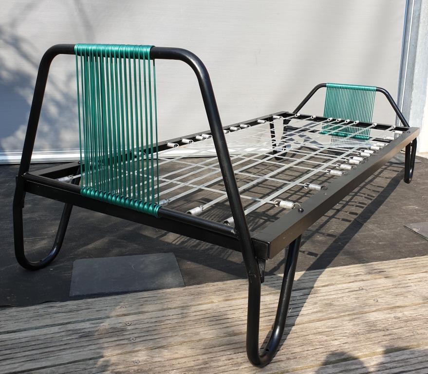 Metal bed  scoubidous green metal