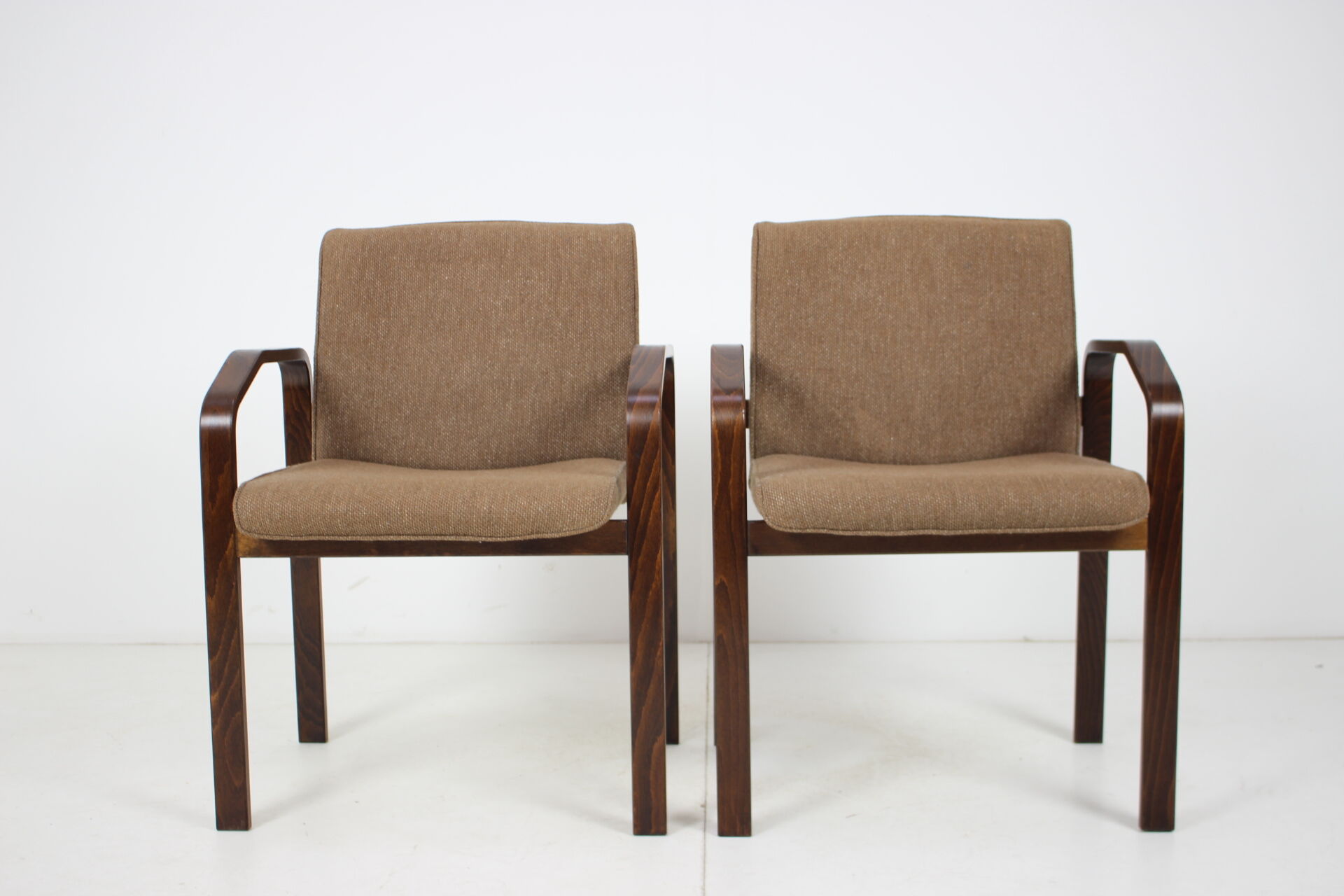 Set of six lounge chairs/Ton, Národní podnik Holešov, 1993.