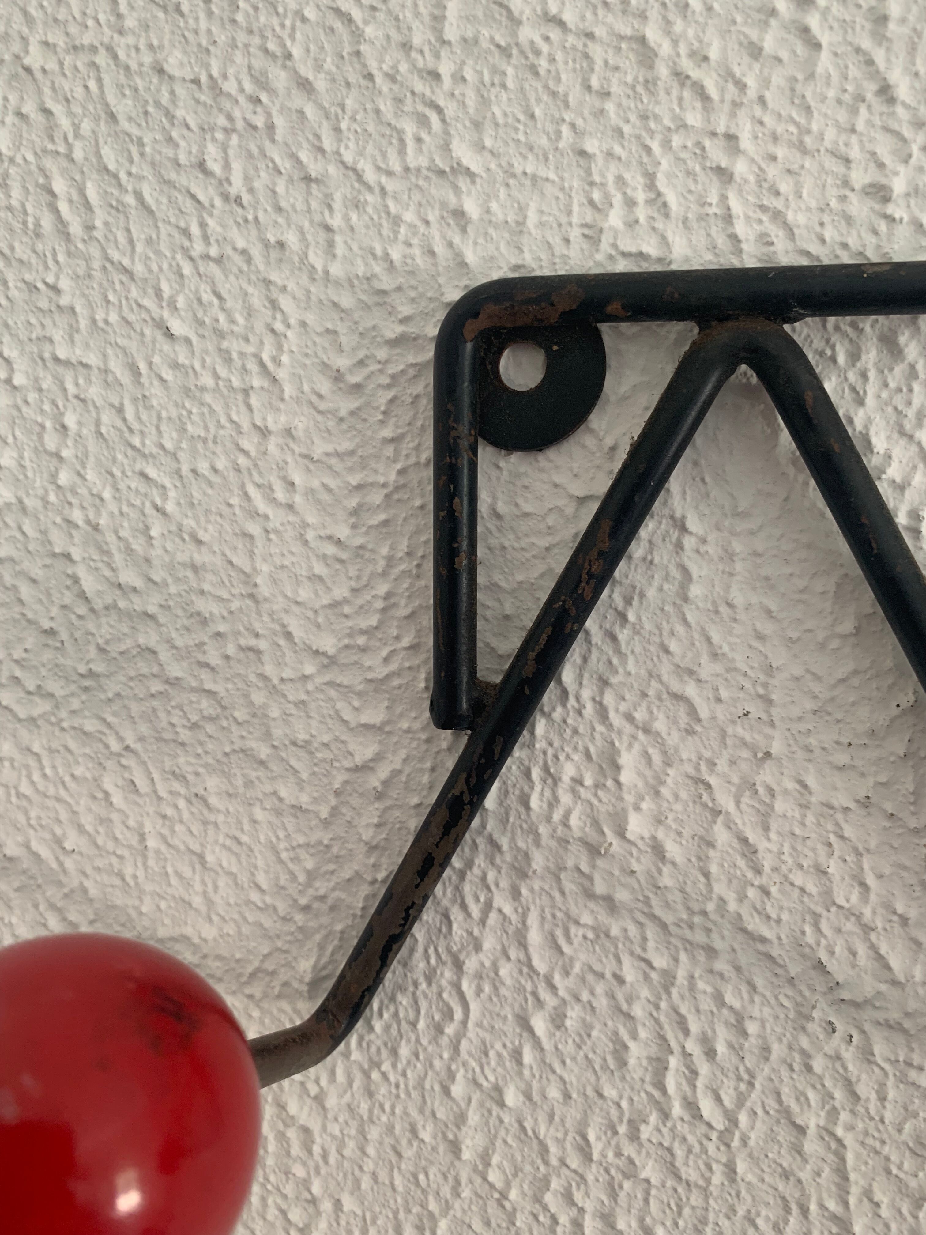Vintage coat rack 1960 red balls 4 hooks - 44 x 13 cm