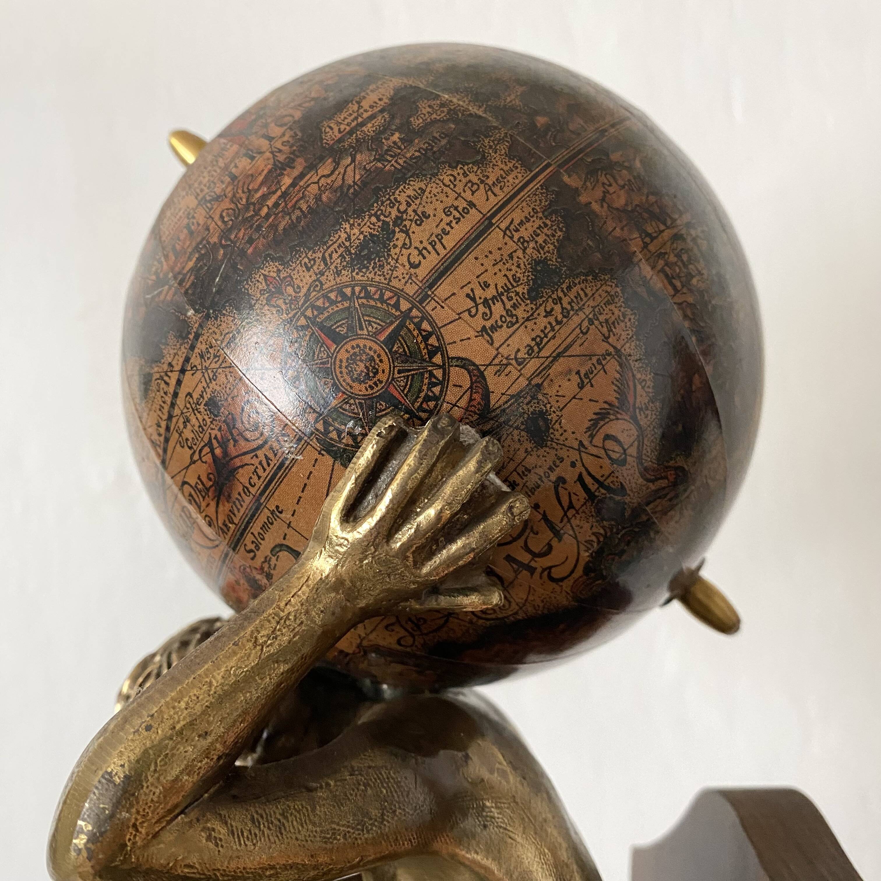 Serre-livres Atlas , globes style mappemonde ancienne