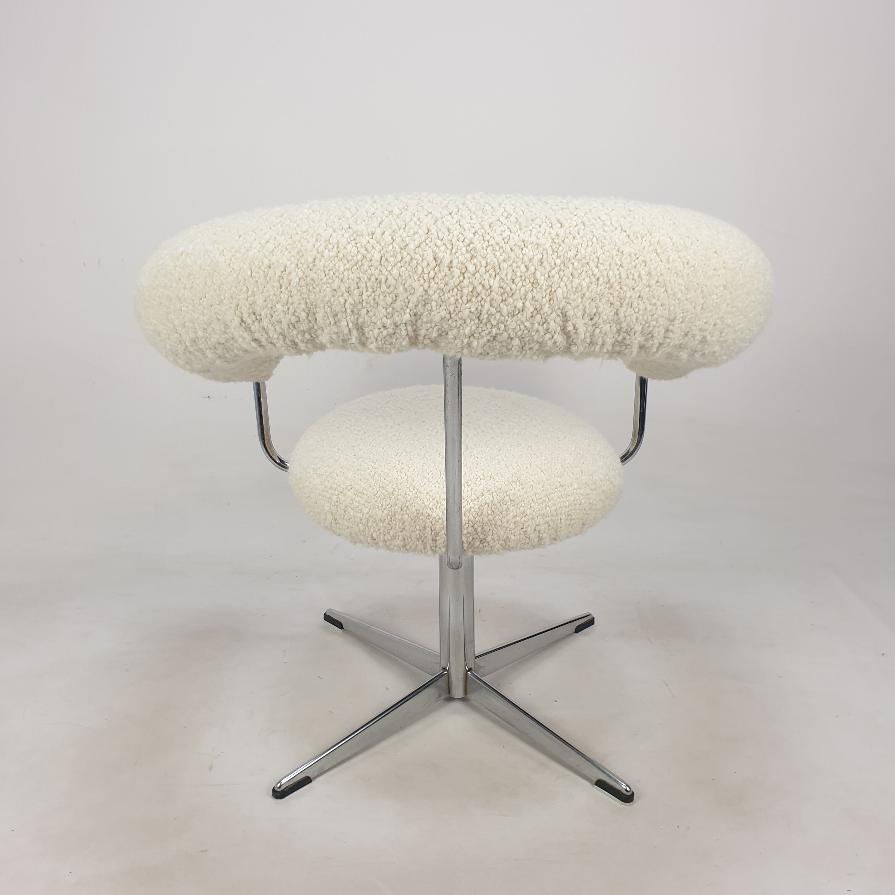 Ensemble de 2 fauteuils ronds, années 1970