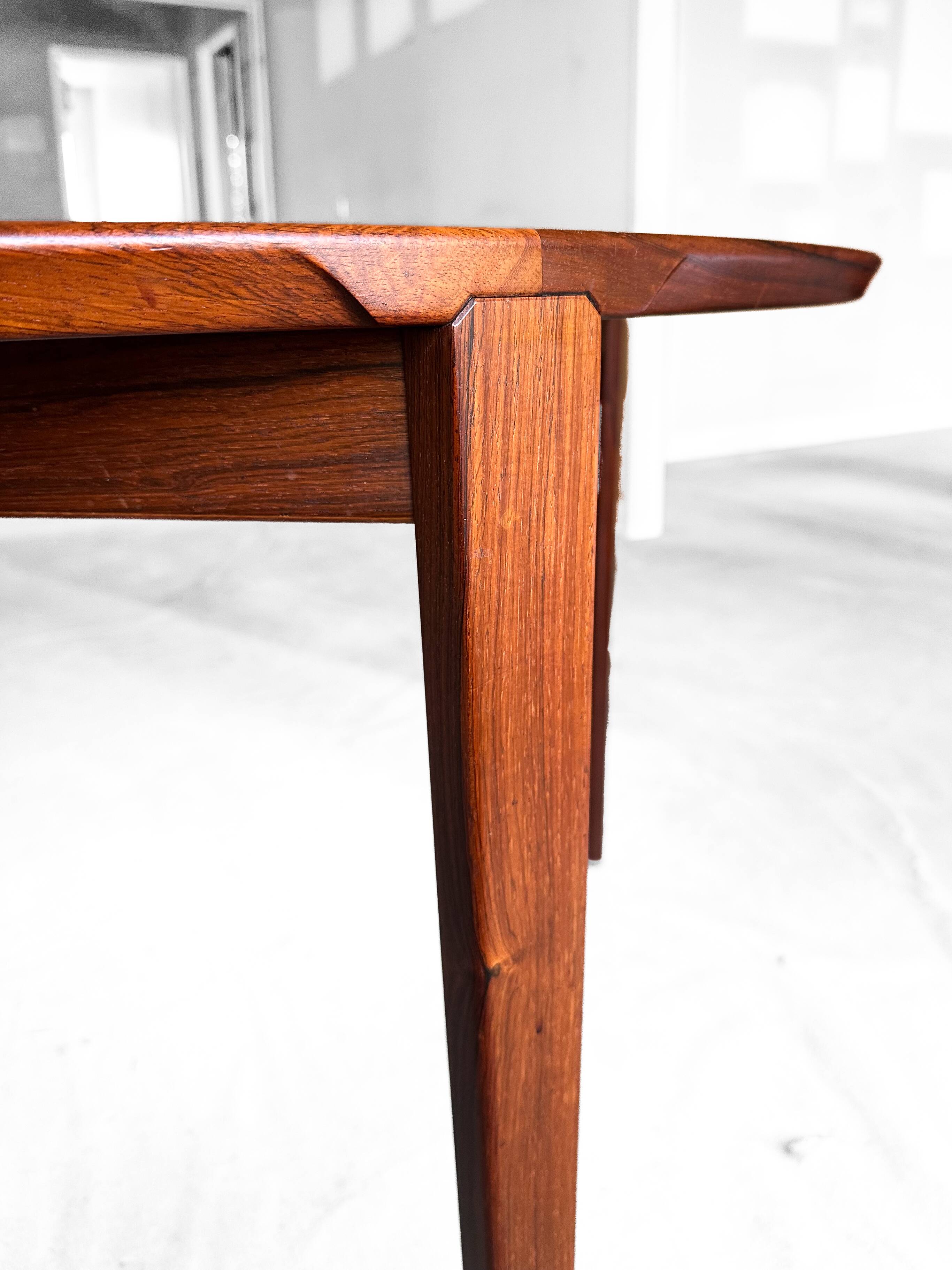 Table scandinave extensible en palissandre 4/10 pers Rosengren Hansen