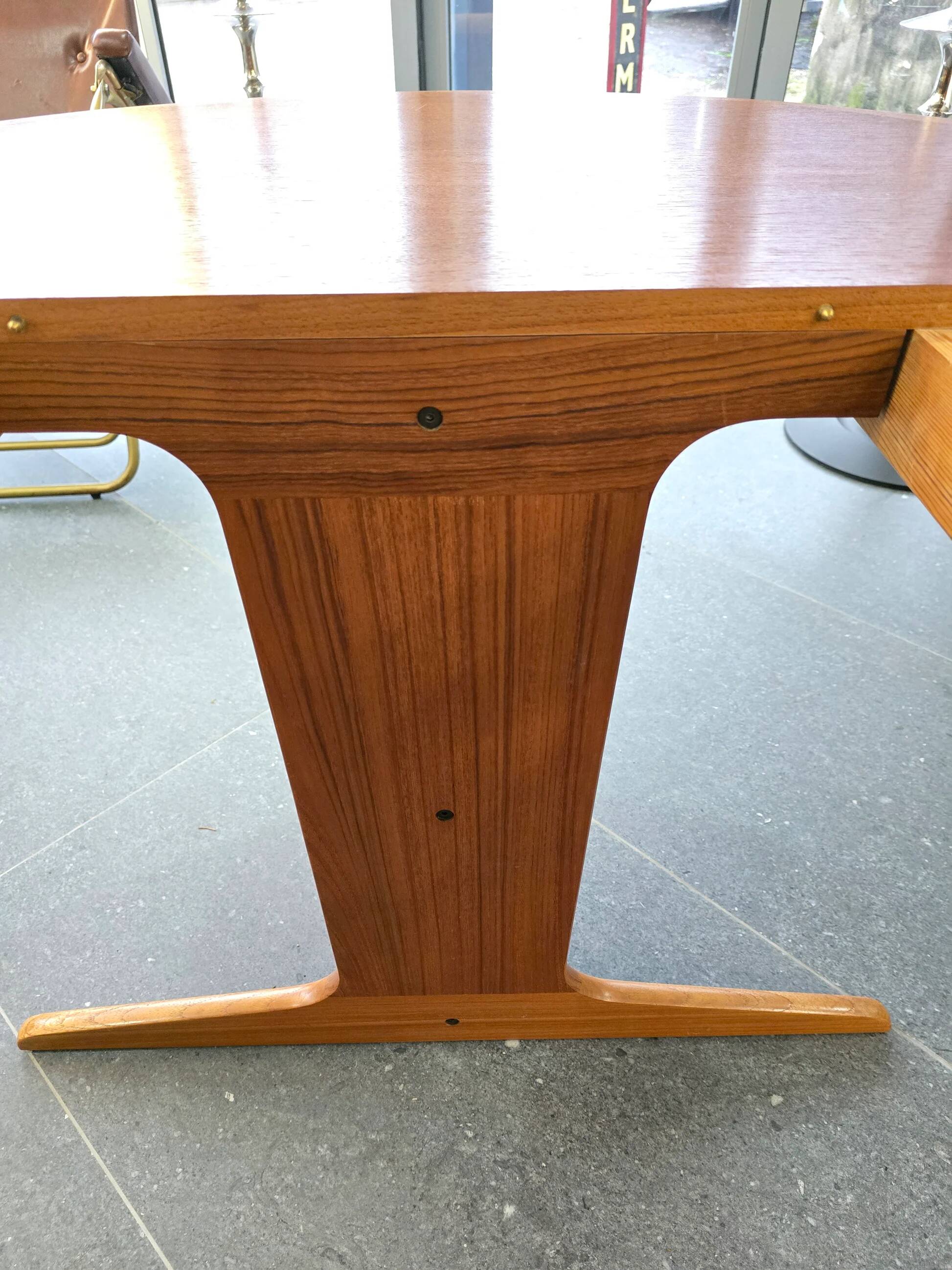 Extendable teak round table – vintage Scandinavian design – Ø120 cm + 2 extensions