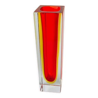 Vase Sommerso cubique rouge et jaune par Seguso, Murano, Italie, 1970